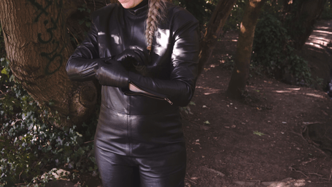girl-in-leather-gloves-leather-pants-leather-jacket-leather-boots